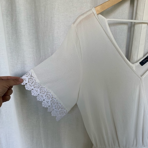 DYNAMITE WHITE ROMPER - Picture 2 of 5